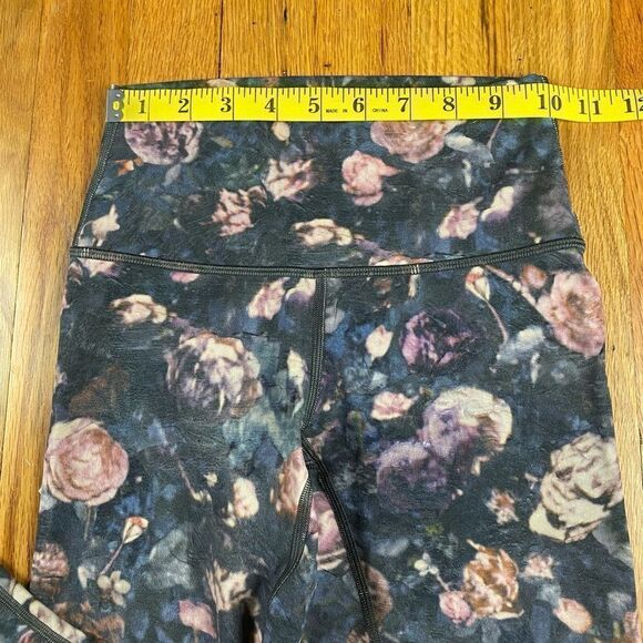 Lululemon Wunder Under High-Rise
Tight *Full-On Luxtreme 28"
Frosted Rose Multi - Picture 8 of 10